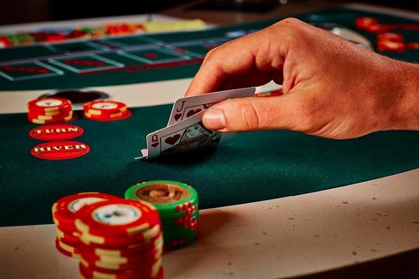 choi-bai-poker-gamebaidoithuongonline